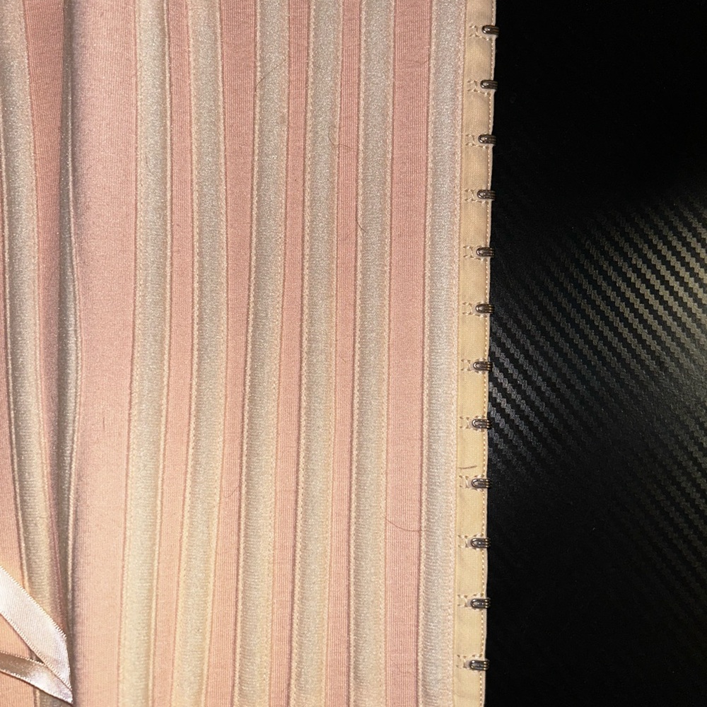 Corset - Picture 4 of 7